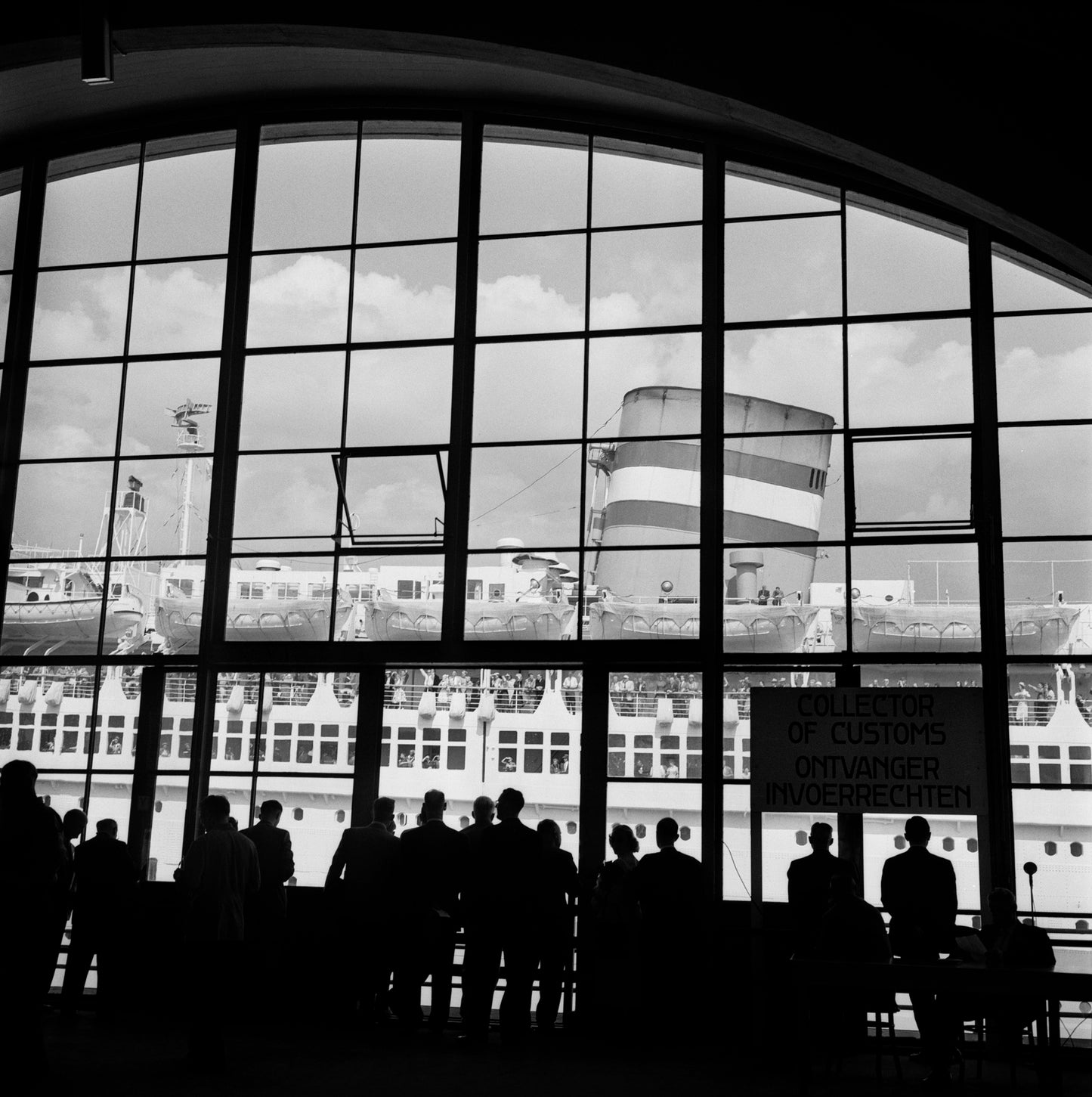 Vertrekhal Holland-Amerika Lijn, Cas Oorthuys