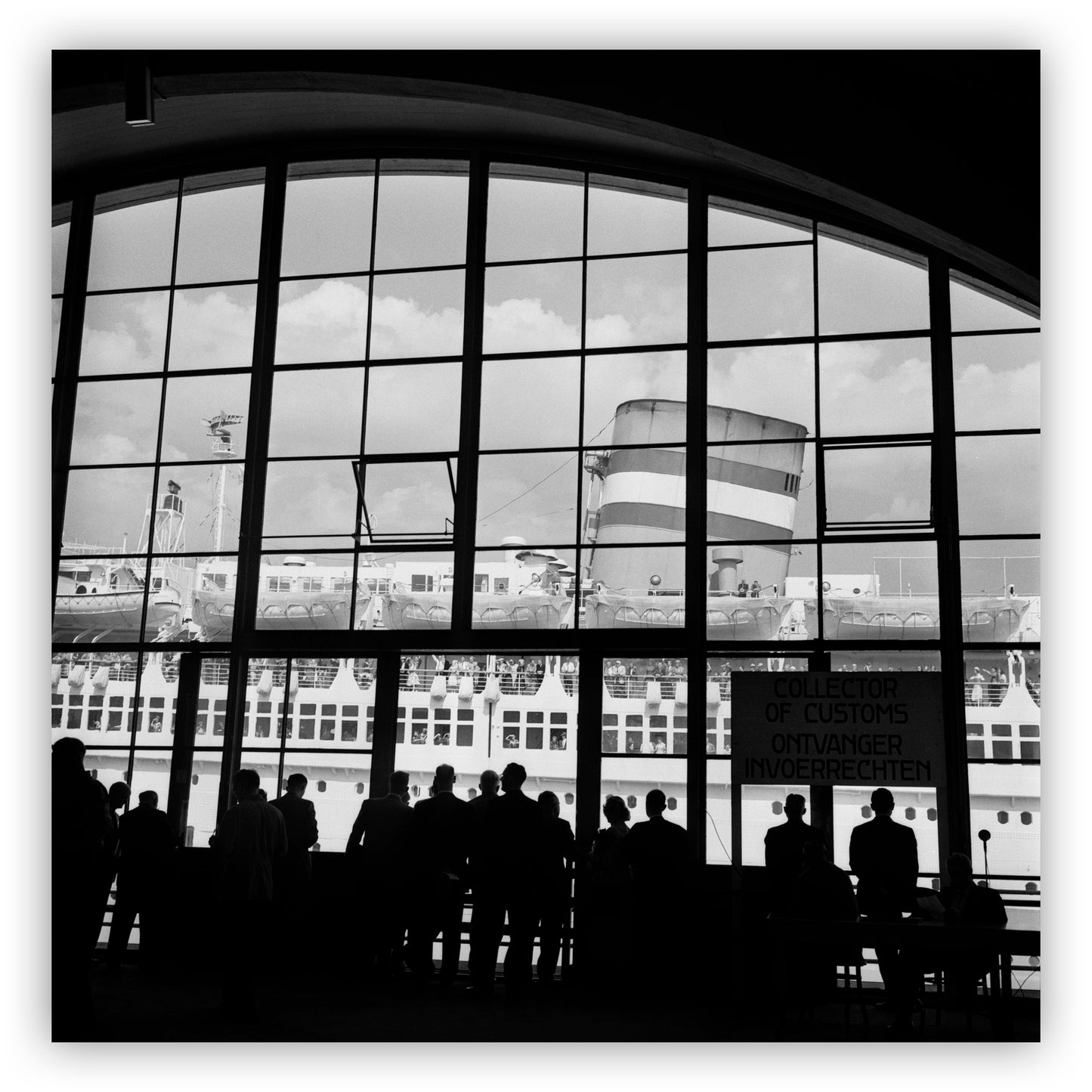 Vertrekhal Holland-Amerika Lijn, Cas Oorthuys