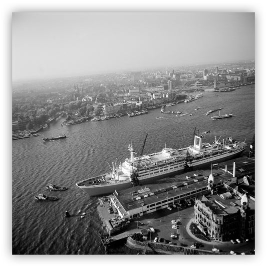 SS Rotterdam, Cas Oorthuys