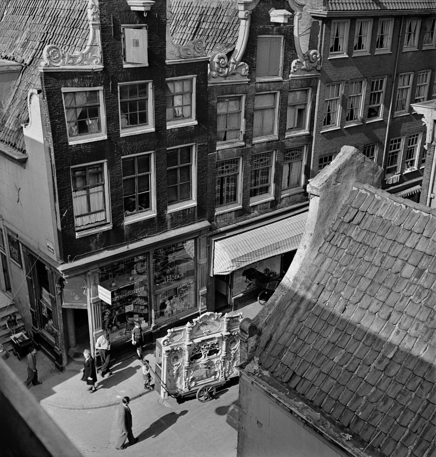 Leliedwarsstraat, Dirk de Herder