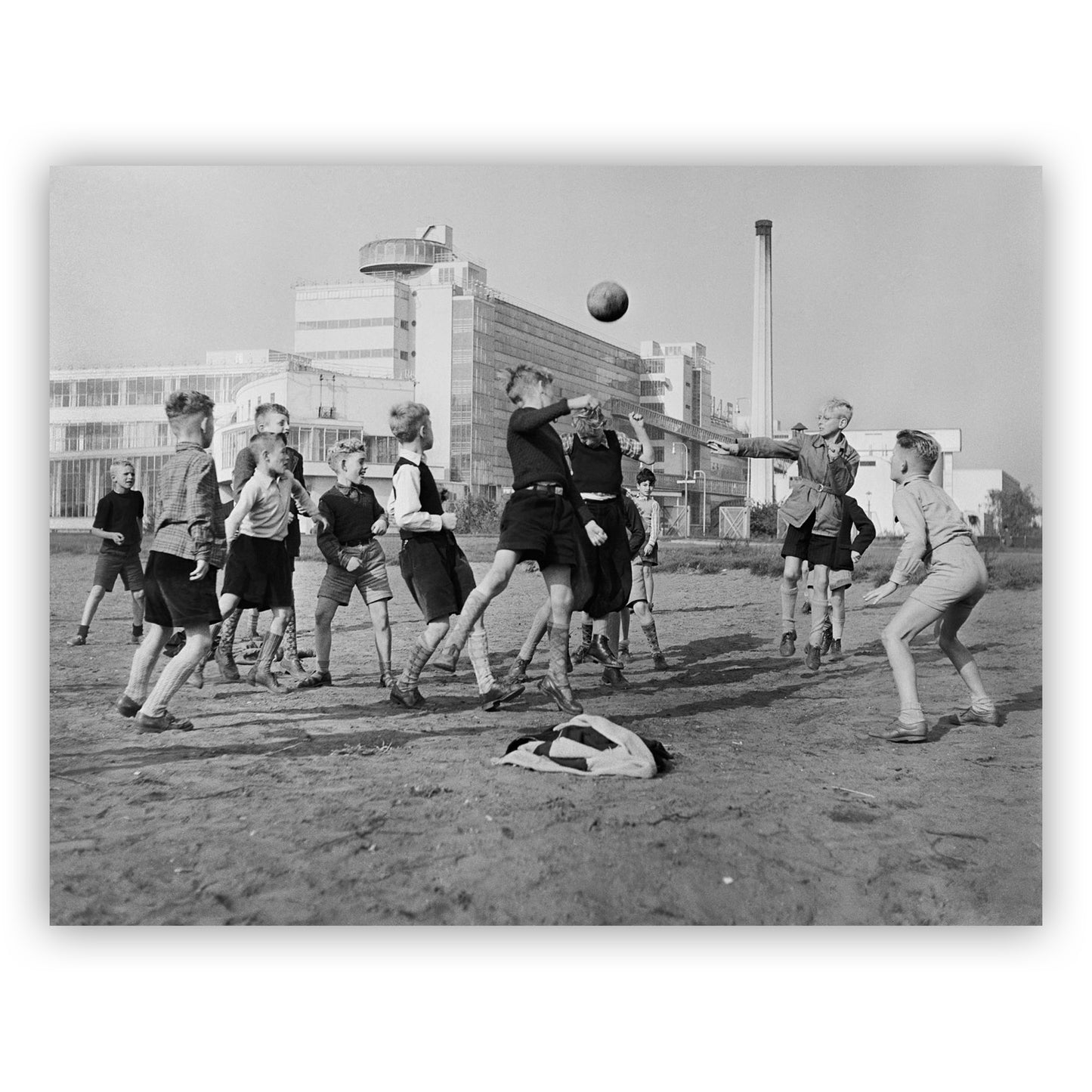 Voetballen bij de Van Nellefabriek, Ed van Wijk